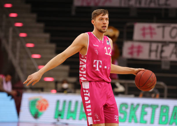 蹦床项目中 蹦床项目中